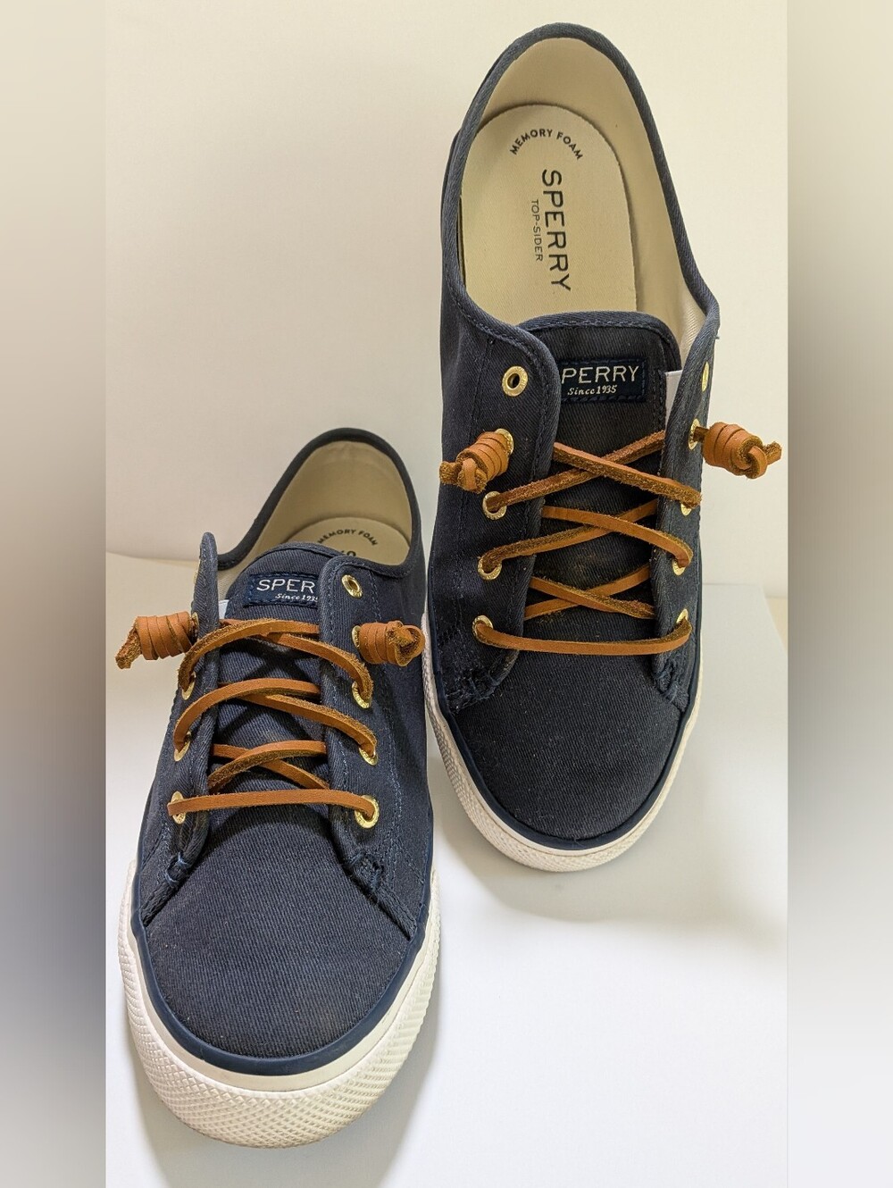 SPERRY, Seacoast Navy Canvas Boat Shoes with Brown Leather Laces, Size 9, GUC